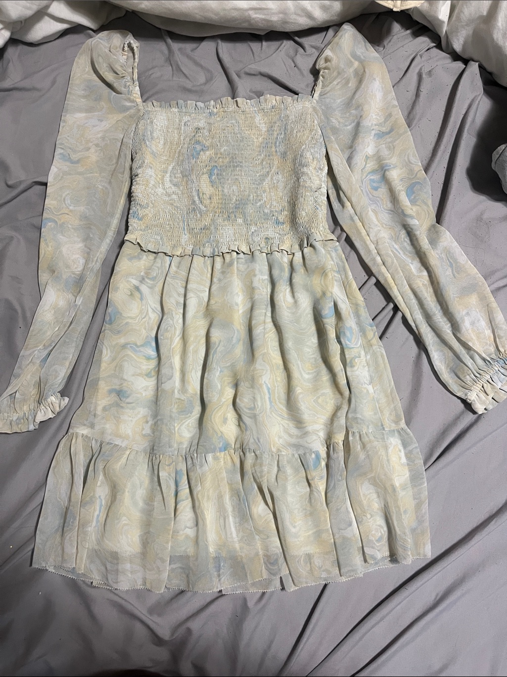 Aritzia Wilfred Pastel Marble Smocked Puff-Sleeve Dress In Cream And Light Blue
